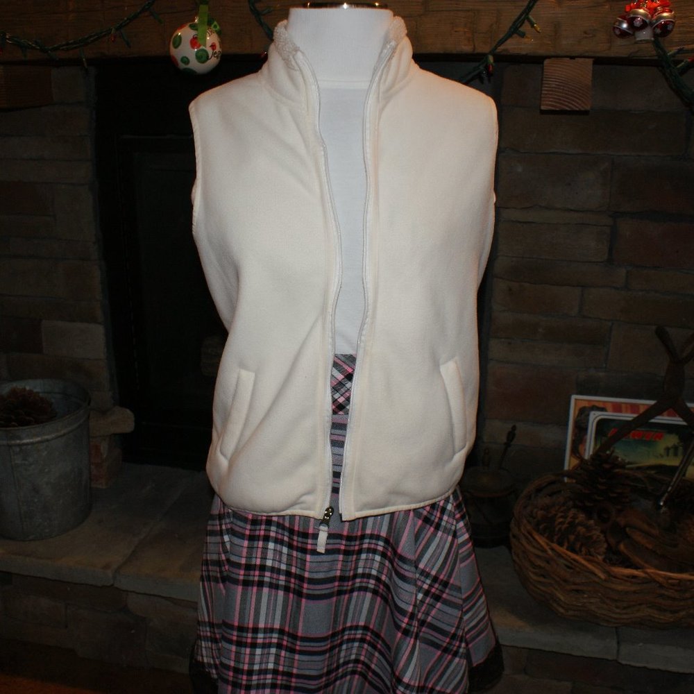 Croft & Barrow Sleeveless  winter white vest